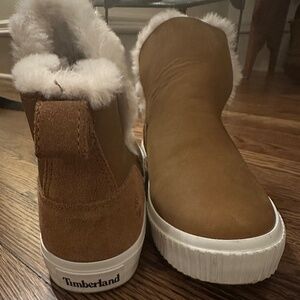 Girls Timberland Skyla Bay Nubuck suede pull on boots